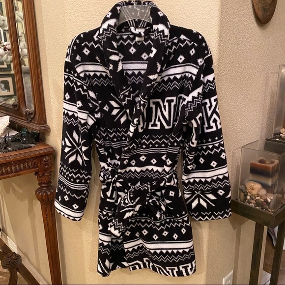 PINK VICTORIA’S SECRET Black & White Plush Soft Short Robe Size XS/S - Picture 1 of 9